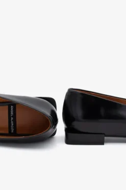 Angel Alarcon 25504BLK- Pump.