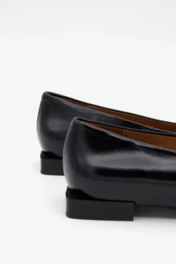 Angel Alarcon 24631BLK-Pump.