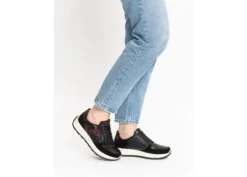 Ara 122511201- Trainer.