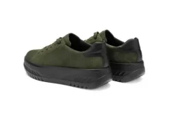 Ara 124670707- Trainer.