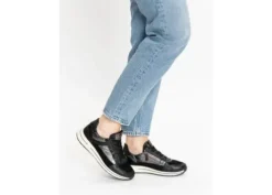 Ara 122482601-Trainer.