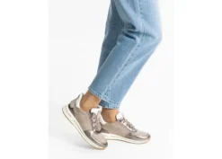 Ara 122483617-Trainer.