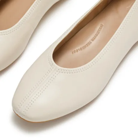 Fitflop High-Cut Beige Soft Leather Ballerina|A0PA99