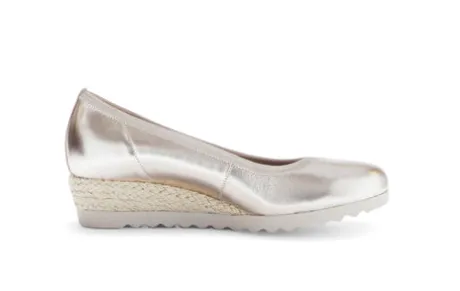 Gabor Light Gold Wedge Pump|8264182G