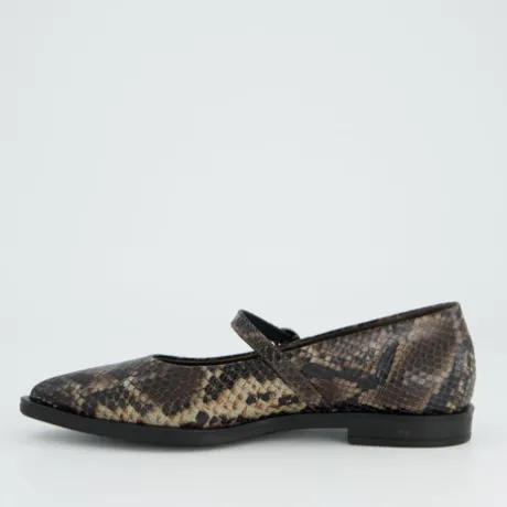 Paul Green 1127078- Mary Jane.