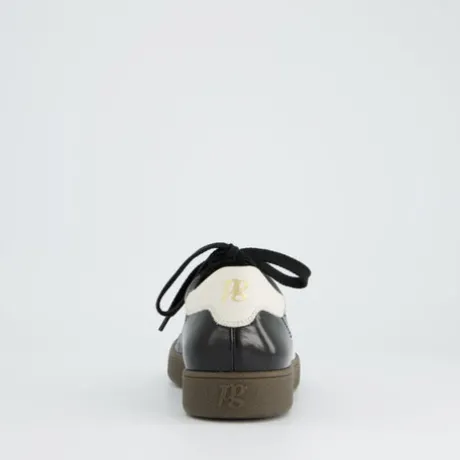 Paul Green 5464208-Trainer.