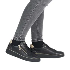 Remonte D2E0003- Trainer.